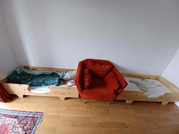 Les deux lits, le nouveau est celui de droite