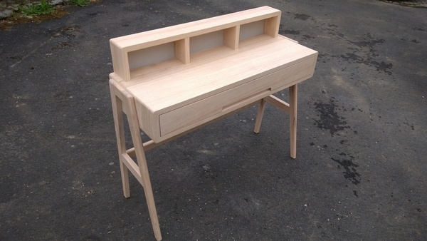 Coiffeuse en châtaignier