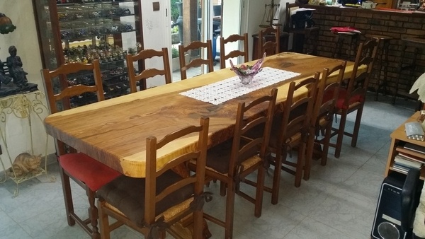 Ma table taillée dans l 'arbre