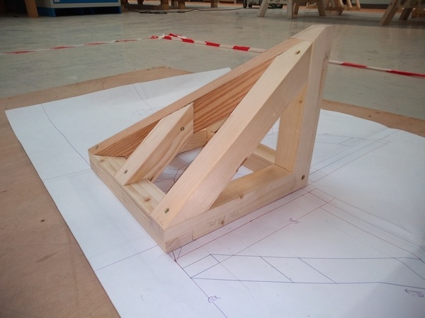 Maquette charpente arêtier régulier