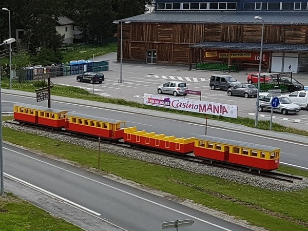 Le petit train jaune