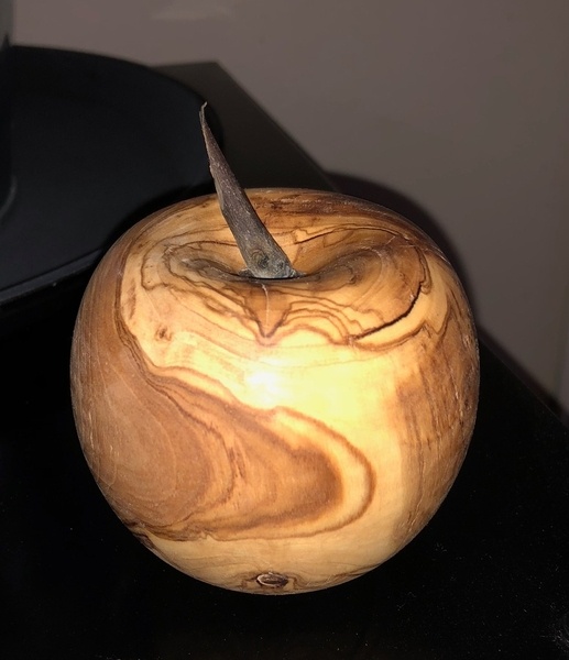 L'olivier fait une pomme