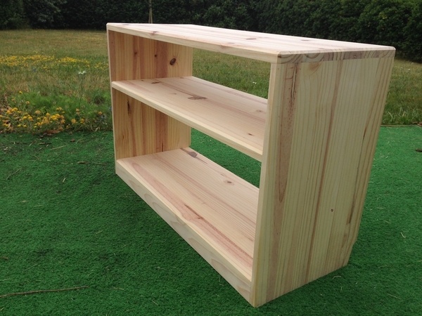 Petite bibliothèque de chevet pour enfant