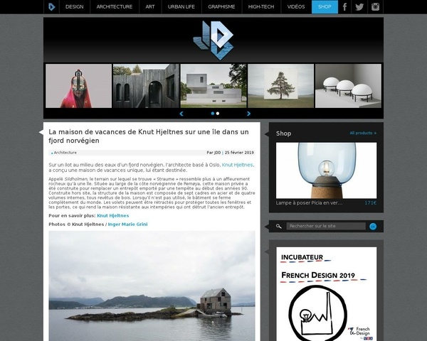 Un escalier suspendu tout en bois