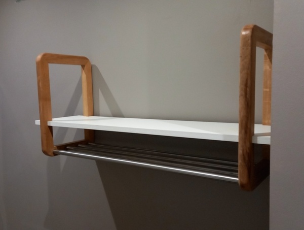 Étagère porte serviettes