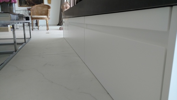 Rangements sous cheminée