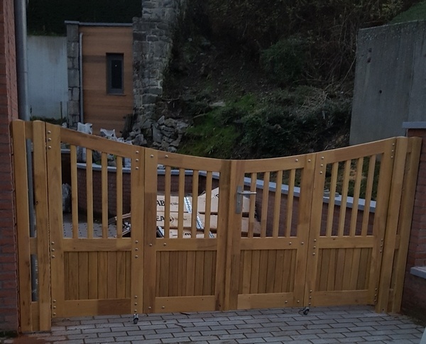 Portail à 4 vantaux en robinier