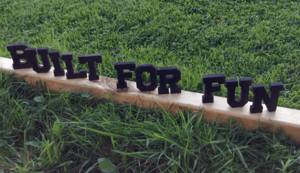 Première utilisation de ma scie à ruban : Quelques lettres...