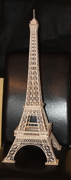 Tour eiffel en contre plaqué de 4mm