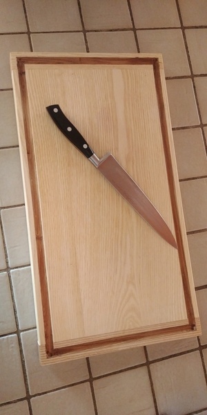 Une planche à découper.. Encore une...