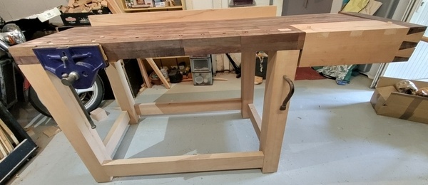 Un établi par et pour les outils manuels