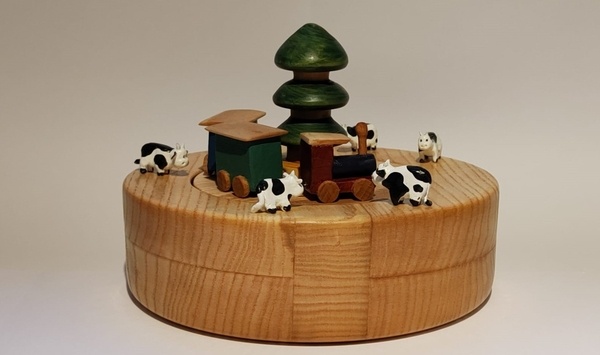 Boite à musique : un train qui passe