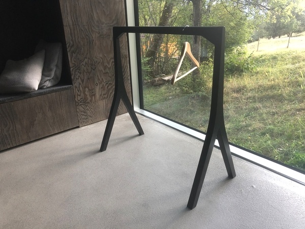 Porte habit pour mayen