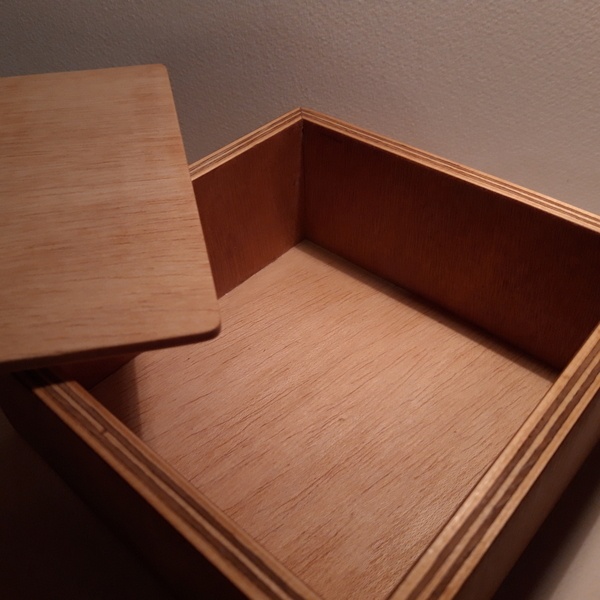 Boite en contreplaqué