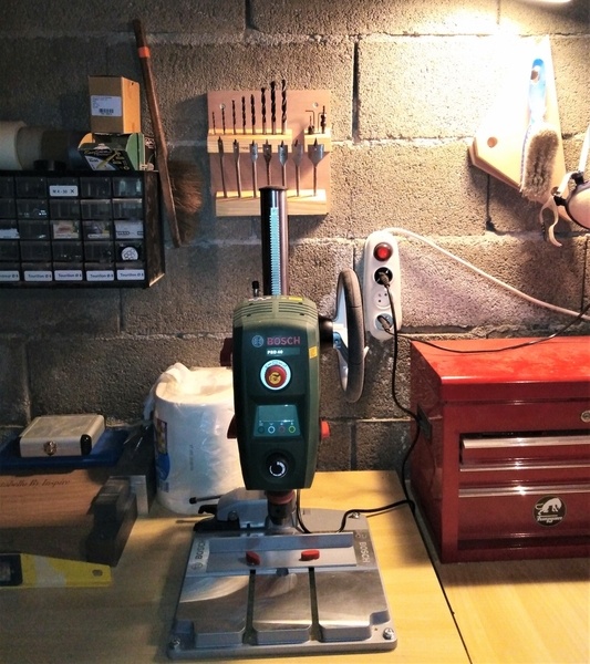 Rangement mèches à bois.