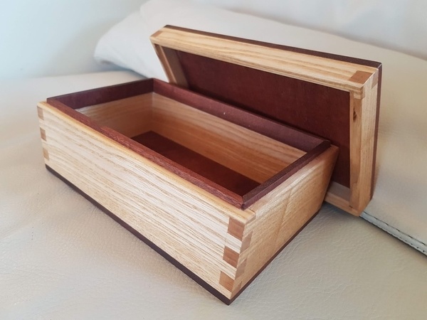 Boîte frêne et acajou