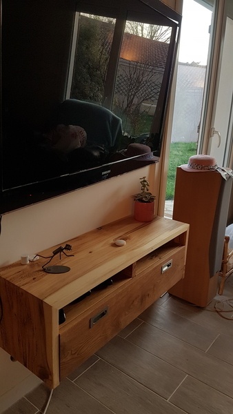 Meuble TV suspendu