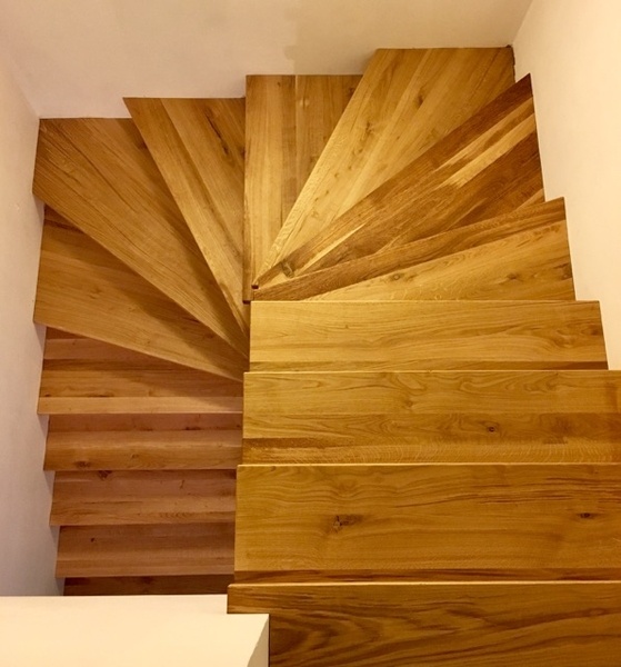 Habillage d'escalier en chêne