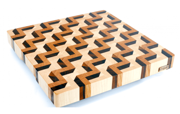 Un nouveau niveau dans la planche à découper en bois de bout