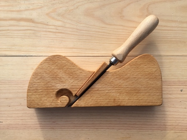 Rabot à rainurer hybride