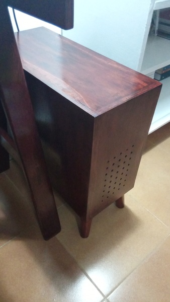 Caisson cache PC de bureau