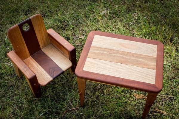 Table et chaise pour enfant
