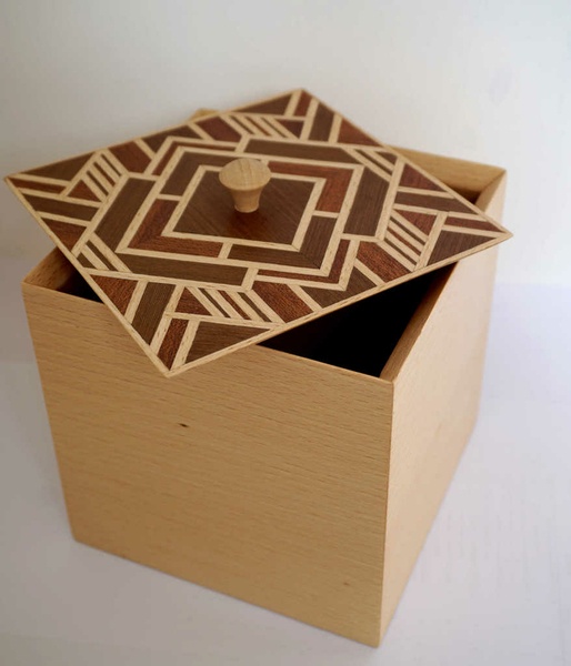 Boite et marqueterie