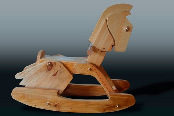 Youkoulélé, le cheval à bascule