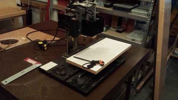 Nouveau système de montée pour défonceuse sous table