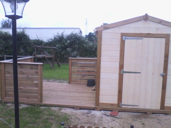 Abri de jardin avec petite terrasse 2014-2015