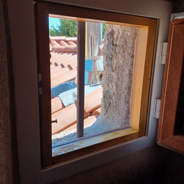 Moustiquaires avec fixations