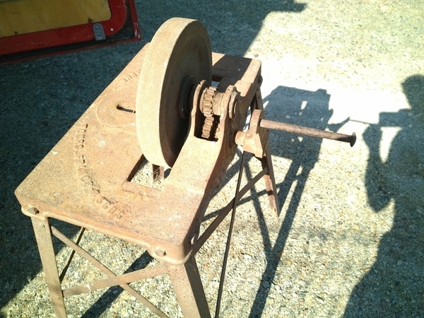 Une copine pour les copains : la meule triomphe !