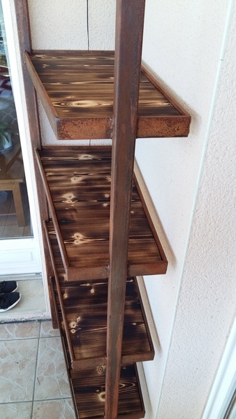 Étagère bois brûlé