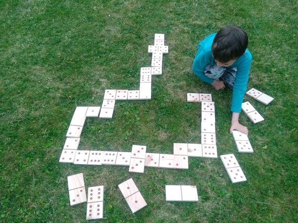 Giant Domino