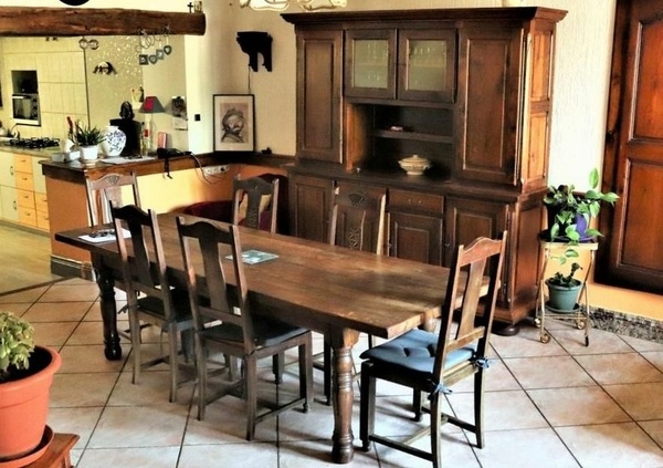 Buffet et table en chêne ancien de réemplois