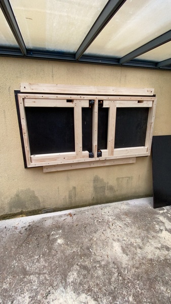 Établi pliable au mur