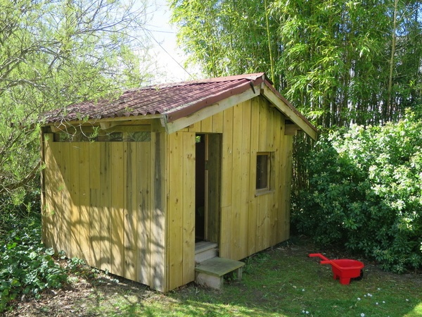 Cabane pour enfants (surdimensionnée?)