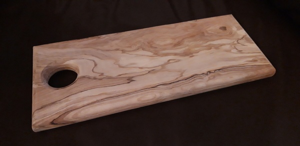 Planche a découper (le saucisson) en Olivier