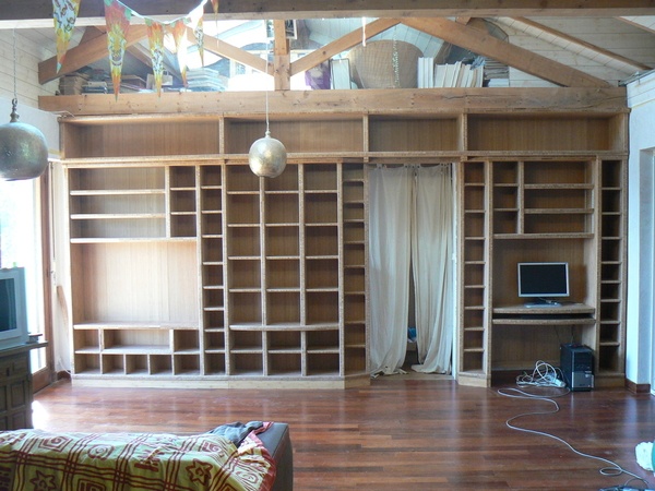 Bibliothèque murale en panneau de bambou