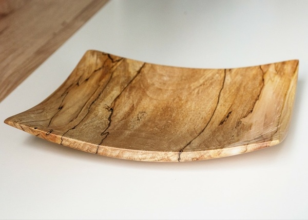 Assiette carrée au tour à bois ?