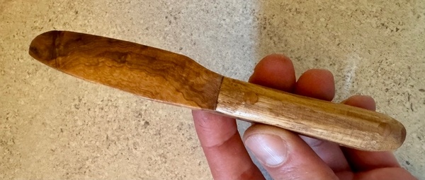 Couteau à beurre en bois