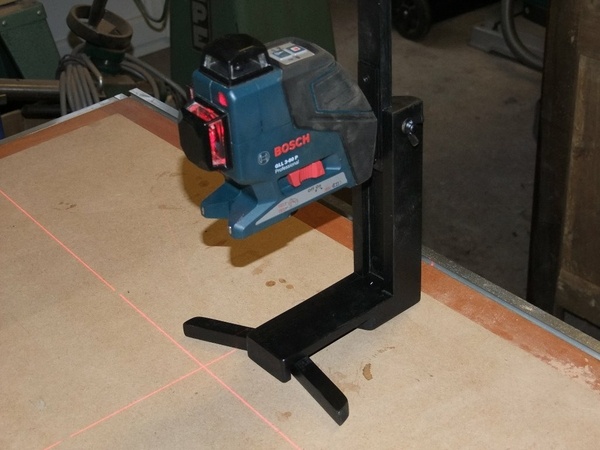 Support laser réglable , à poser au sol, sur perche, ou à accrocher