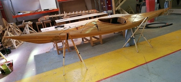 Kayak de mer en strip planking