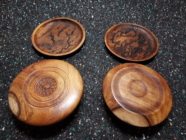 Boîtes et assiettes