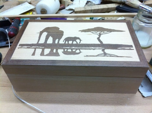 Boite à thé plaquée