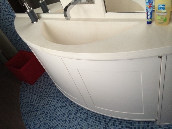 Meuble SDB cintré en plan