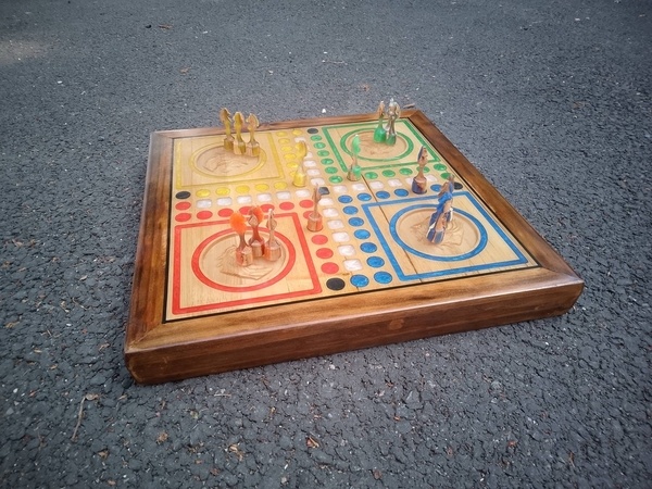 Jeu de petits chevaux