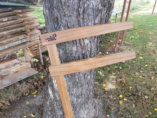 Pied a coulisse pour cubage de grumes .