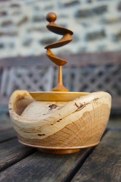 Une boite un peu zinzin.