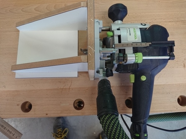 Transformation de ma défonceuse OF1010 en affleureuse